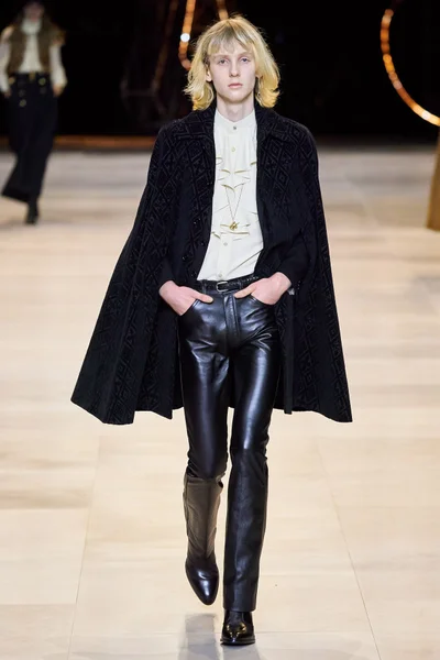 Look 75